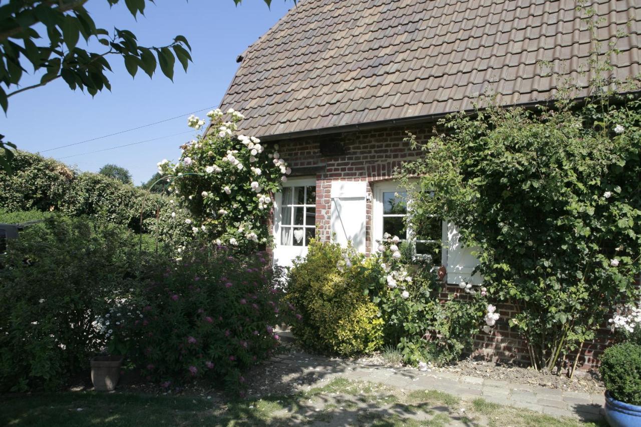 Chambre Meublee "La Roseliere" Sainte-Colombe  Exterior photo