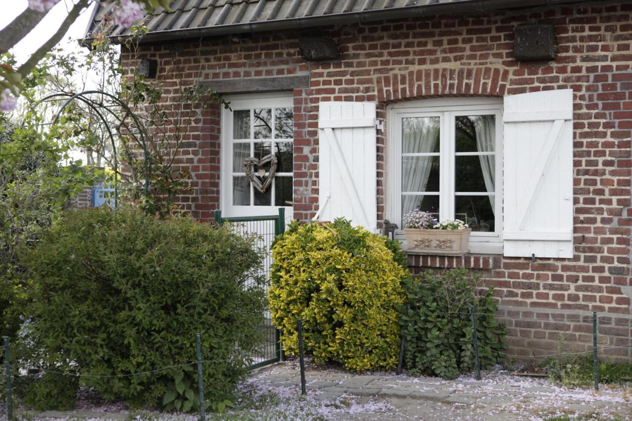 Chambre Meublee "La Roseliere" Sainte-Colombe  Exterior photo